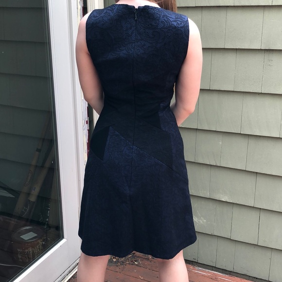 BCBGMaxazria 0 black/navy lace midi dress NWT - Picture 3 of 6